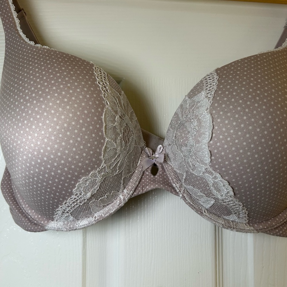 Victoria’s Secret Body by Victoria Perfect Shape Bra - 36D padded with underwire